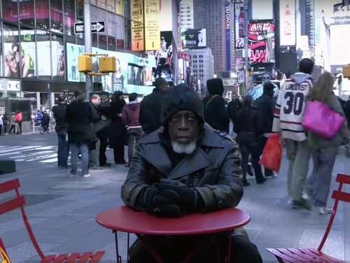 Πώς αντιδρά στη νέα τεχνολογία κάποιος που πέρασε 44 χρόνια κλεισμένος στη φυλακη;