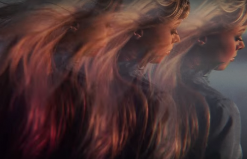 Ακούστε την διασκευή των Chromatics στο 80s classic “Girls Just Wanna Have Fun” της Cyndi Lauper