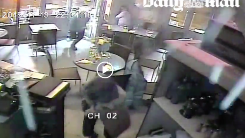 Μπλόκαρε το όπλο του την ώρα που την εκτελούσε