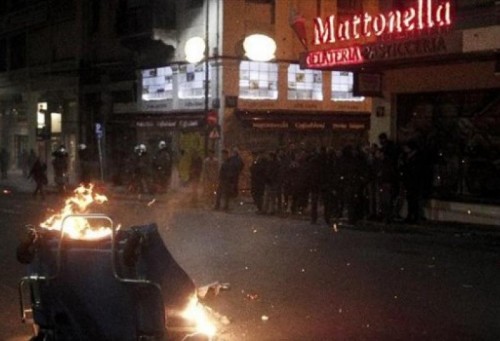 Σε πλήρη εξέλιξη η επιχείρηση της Αστυνομίας για την αντιμετώπιση του «συνεδρίου των χούλιγκανς» που συμβαίνει αυτές τις μέρες στην Αθήνα