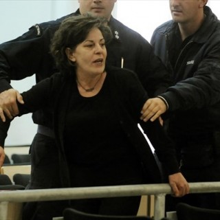 Ξέσπασε η μητέρα του Παύλου Φύσσα κατά του Ρουπακιά