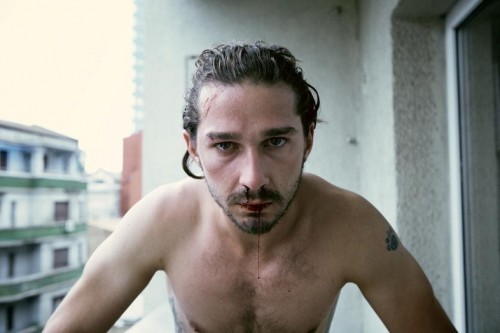 O Shia LaBeouf γράφει για όλες τις φορές που έχει συλληφθεί από την αστυνομία