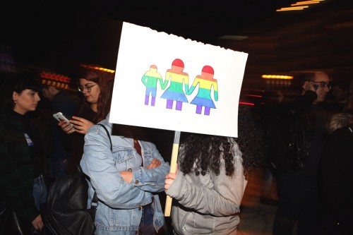 Διεθνής Αμνηστία: Ιστορικό βήμα η επέκταση του συμφώνου συμβίωσης σε ομόφυλα ζευγάρια