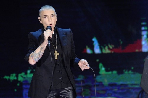Το Facebook κατεβάζει τη σελίδα της Sinead O’Connor μετά από δεύτερο σημείωμα αυτοκτονίας