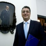 Επικρατέστερος ο Απόστολος Τζιτζικώστας για την προεδρία της ΝΔ