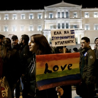 Τι λέει ο διεθνής τύπος για το Σύμφωνο Συμβίωσης