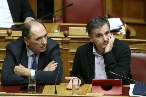 Νέες διαβουλεύσεις μεταξύ κυβέρνησης-θεσμών για τα «κόκκινα» δάνεια