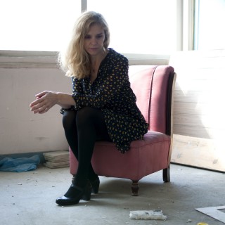 Η Μαρία Σκουλά δεν την καταλαβαίνει την ελπίδα. Δεν την αντέχει.