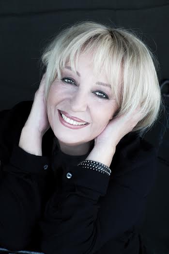 Η Αλέκα Κανελλίδου παρουσιάζει την παράσταση «Μόλις χθες» στο Half Note