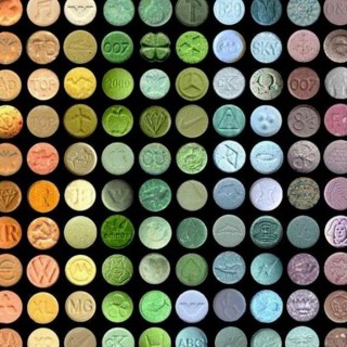 Όταν μια μεγάλη εφημερίδα «αθωώνει» τo ecstasy