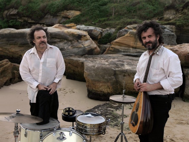 Όλα είναι δρόμος: 27 φωτογραφίες από την παγκόσμια περιοδεία των Xylouris White