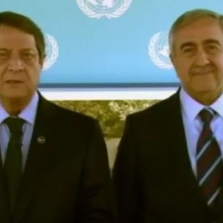 Ιστορικό ευχετήριο μήνυμα Αναστασιάδη – Ακιντζί προς τον κυπριακό λαό