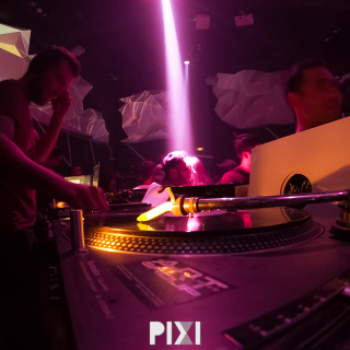 Μια ηλεκτρονική, «XMAS SPECIAL» βραδιά στο PIXI