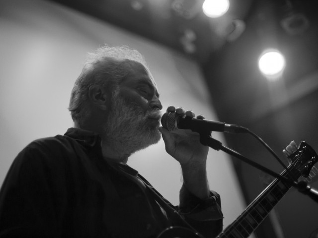 Βουτιά από ψηλά στο ιδιοσυγκρασιακό δημιουργικό σύμπαν του Μιχάλη Σιγανίδη