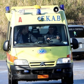 Ανατροπή λεωφορείου του ΚΤΕΛ έξω από τη Δράμα