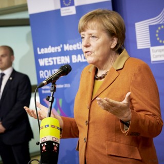 Το 40% των Γερμανών θέλει να παραιτηθεί η Μέρκελ λόγω του προσφυγικού