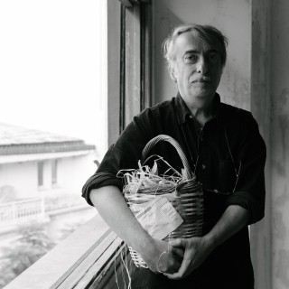 Βασίλης Κατσικονούρης, εφ όλης της ύλης και έξω απ τα δόντια