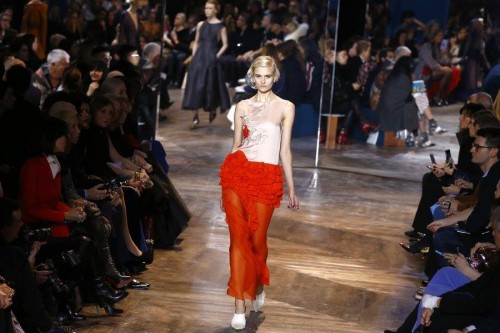 Ακούστε Λένα Πλάτωνος σε κολεξιόν του Κριστιάν Ντιόρ