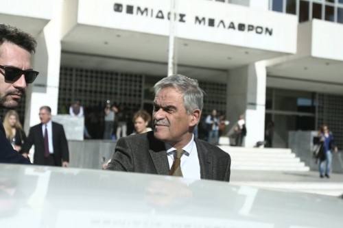 Τόσκας για ξύλο στους συνταξιούχους: Ατυχής συγκυρία – Ήπιο μέσο τα δακρυγόνα