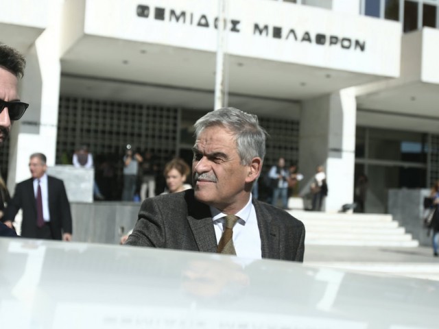 Τόσκας για ξύλο στους συνταξιούχους: Ατυχής συγκυρία – Ήπιο μέσο τα δακρυγόνα