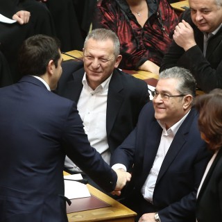 Τσίπρας καλεί Κουτσούμπα στη Βουλή