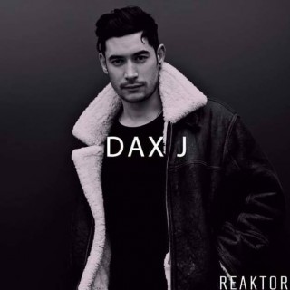 Ο DAX J «προσγειώνεται» την Παρασκευή στο six d.o.g.s.