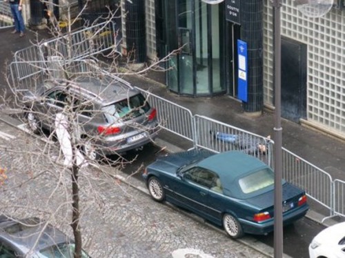 Οπλισμένος άνδρας επιχείρησε να εισβάλει σε αστυνομικό τμήμα στο Παρίσι