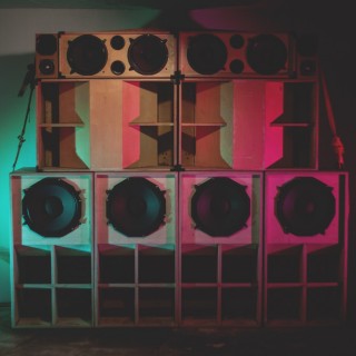 Μια μουσική «μάχη» στο Θέατρο Χυτήριο σηματοδοτεί την άνθιση της soundsystem κουλτούρας στην Ελλάδα