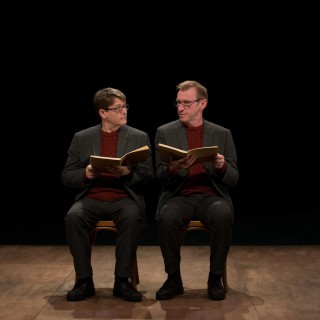 Οι Forced Entertainment θέλουν να γελάσουμε με τον πόλεμο