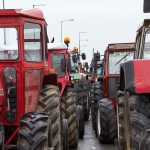 Συνεχίζουν στα μπλόκα οι αγρότες μετά την άκαρπη συνάντηση με Κατρούγκαλο