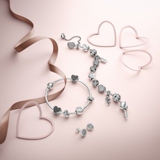 Φέτος η Pandora απογειώνει τον έρωτά σου