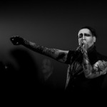 Ο Μέριλιν Μάνσον ακύρωσε εννέα συναυλίες από την περιοδεία του λόγω τραυματισμού επί σκηνής