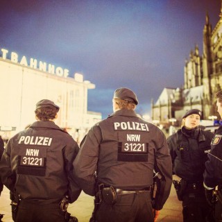 Τι λένε οι πρόσφυγες για τις επιθέσεις κατά γυναικών στην Κολωνία;