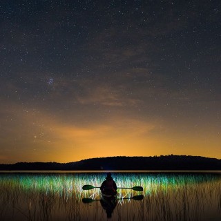 Grass Light: Η φωτογραφία της ημέρας από το National Geographic