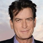 Ο Τσάρλι Σιν καταφεύγει σε άλλες μεθόδους θεραπείας για να αντιμετωπίσει τον HIV