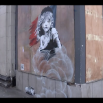 Νέο street art έργο του Banksy με QR code σε στέλνει στο προσφυγικό στρατόπεδο του Καλαί (ΒΙΝΤΕΟ)