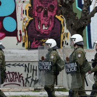 Οδοφράγματα στήνονται στην οδό Στουρνάρη