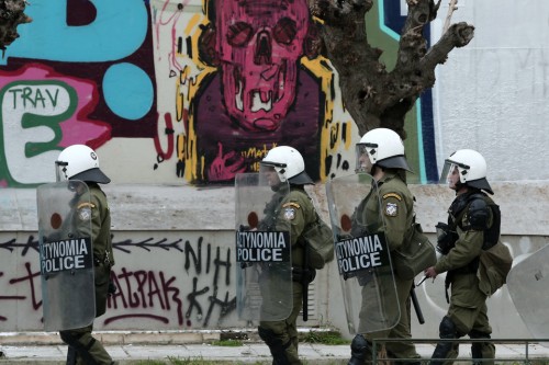 Οδοφράγματα στήνονται στην οδό Στουρνάρη