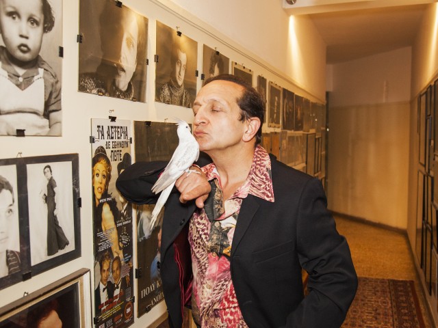 Ο Σπύρος Μπιμπίλας παραμένει ένα ακούραστο, εξωτικό πουλί