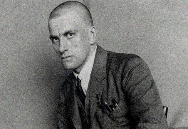 Ο πόλεμος και η ειρήνη, του Βλαντιμίρ Μαγιακόβσκη