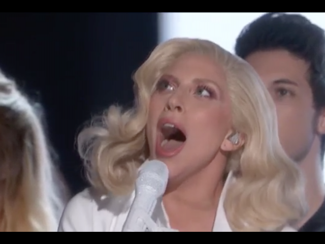 Όσκαρ 2016: Τζο Μπάιντεν και Lady Gaga κατά της σεξουαλικής βίας (BINTEO)