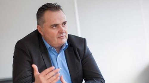 O Αυστριακός υπ. Άμυνας θα επισκεφθεί την Αθήνα προς εκτόνωση της έντασης στις ελληνοαυστριακές σχέσεις