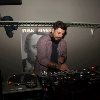 Ο Mr.Z κάνει «organic» κατάληψη στο Senza, για ένα ακόμα Needless πάρτι