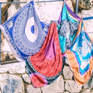 Τα φουλάρια ΜagnaΔi φέρνουν την ελληνική μυθολογία στην μόδα