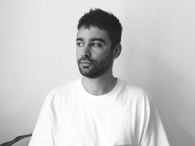 Ο Fantastic Man αντιλαμβάνεται διαφορετικά την house και ετοιμάζεται για ένα πάρτι με «Τσόντα, jockstrap και χορό»