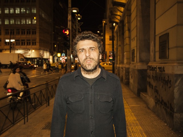 Ο Κώστας Κουτσολέλος είναι ο βασιλιάς του αυτοσαρκασμού