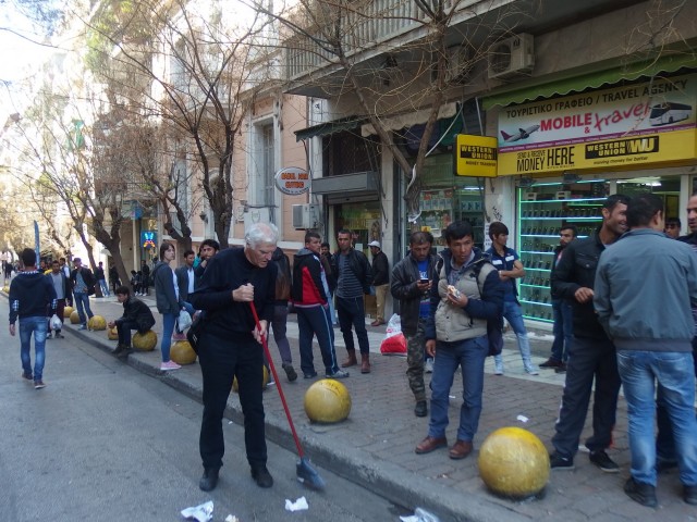 Ο Σκούρτης  πήρε τη σκούπα του
