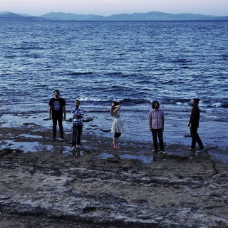 Οι Playground Theory θα ξαναζούσαν άνετα τη δεκαετία του ’90, κλέβοντας όμως λίγη από την ψυχεδέλεια των 60s