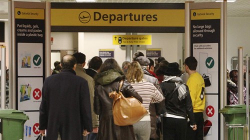 Μέτρα ασφαλείας σε διεθνή αεροδρόμια μετά τις εκρήξεις στις Βρυξέλλες