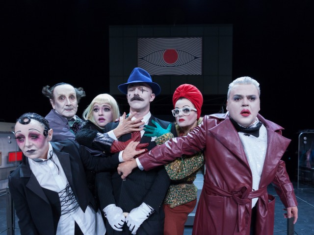 Νίκος Καραθάνος: «Ο Μπρεχτ ήταν ένα πολύ ζωντανό πλάσμα»